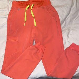 Figs coral scrub joggers